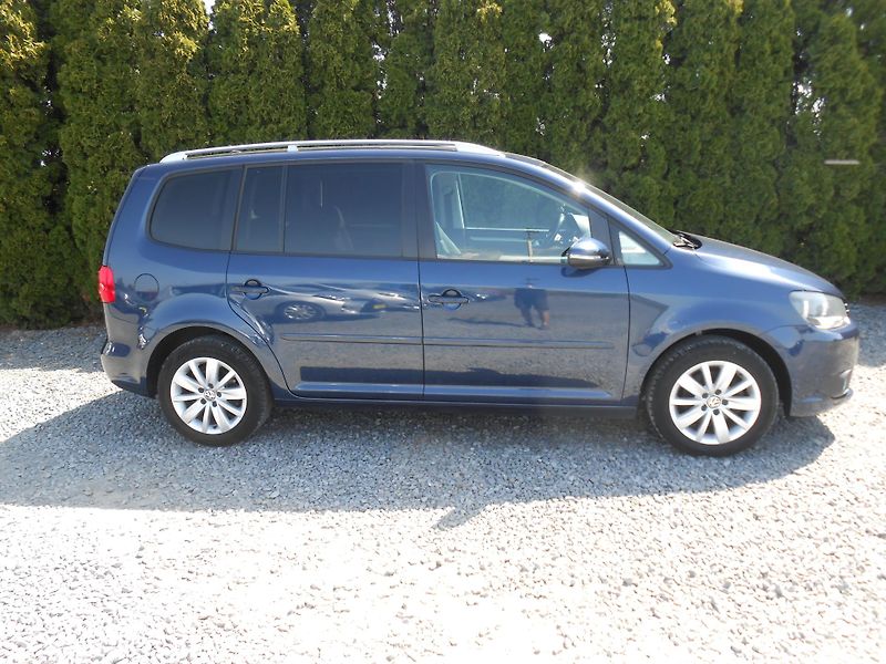 Volkswagen Touran 1.6TDi, NAVI,7Míst!!! - fotka 4 z 43
