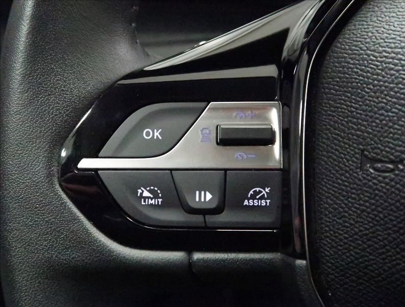 Peugeot 308 1,5 BlueHDi  AT ALLURE NAVI ČR - fotka 14 z 47