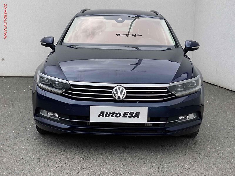 Volkswagen Passat (2015) 2.0 TDi, Comfortline, LED - fotka 2 z 18