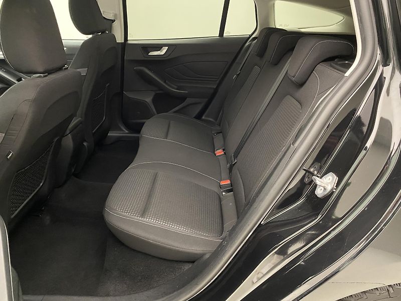 Ford Focus 1.5 ECOBOOST TITANIUM AUT - fotka 5 z 40