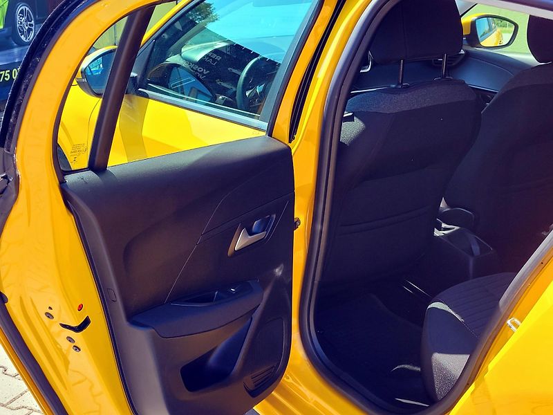 Peugeot 208 Active Pack S&S SERV.KNIHA     - fotka 15 z 39