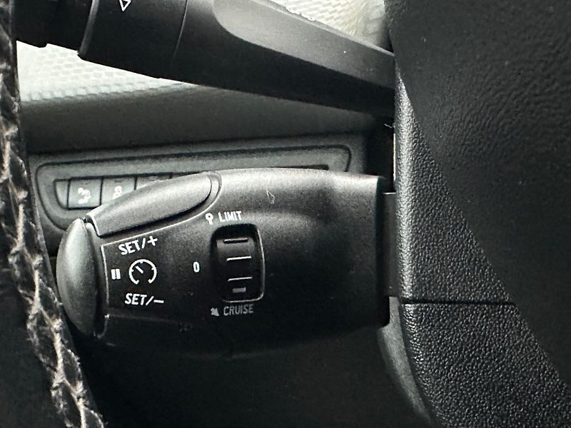 Peugeot 2008 (2017) Allure 1.6Hdi 88kw - fotka 17 z 24