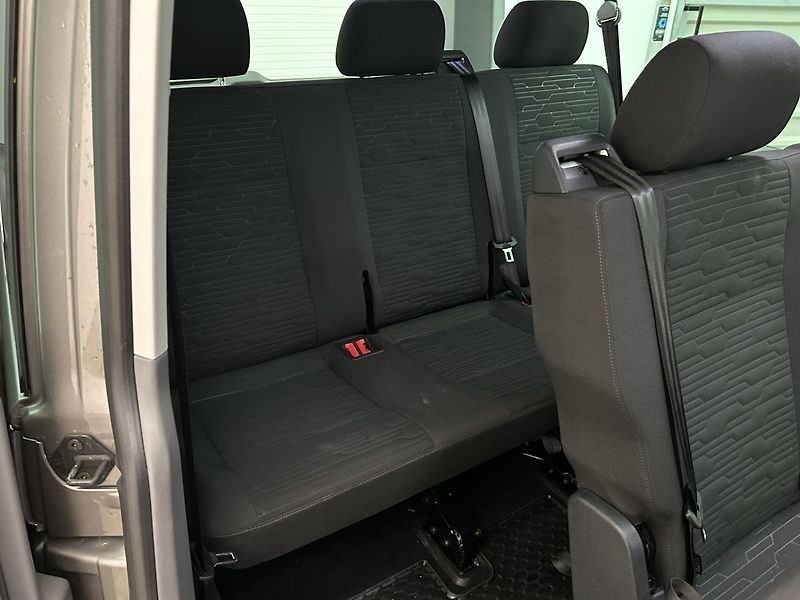Volkswagen Caravelle 2.0 TDI Comfortline, Long - fotka 26 z 27
