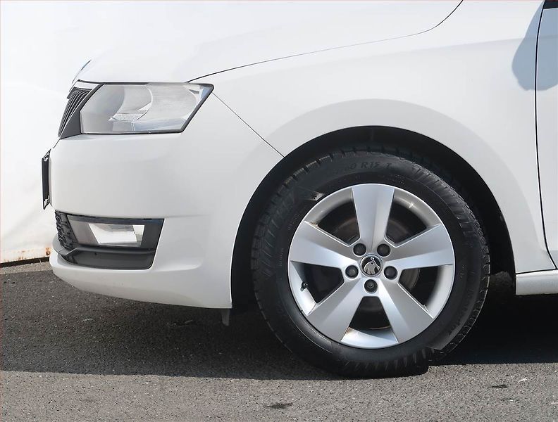 Škoda Rapid (2019) Spaceback 1.0 TSI, ČR,1.maj - fotka 14 z 17