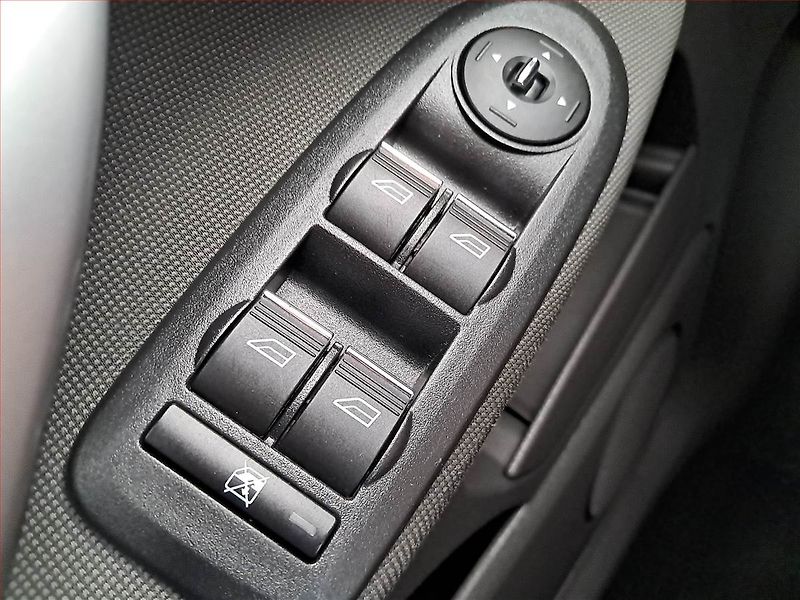 Ford Kuga (2012) 2.0 TDCi, 4X4, Navi, Tempomat - fotka 18 z 19