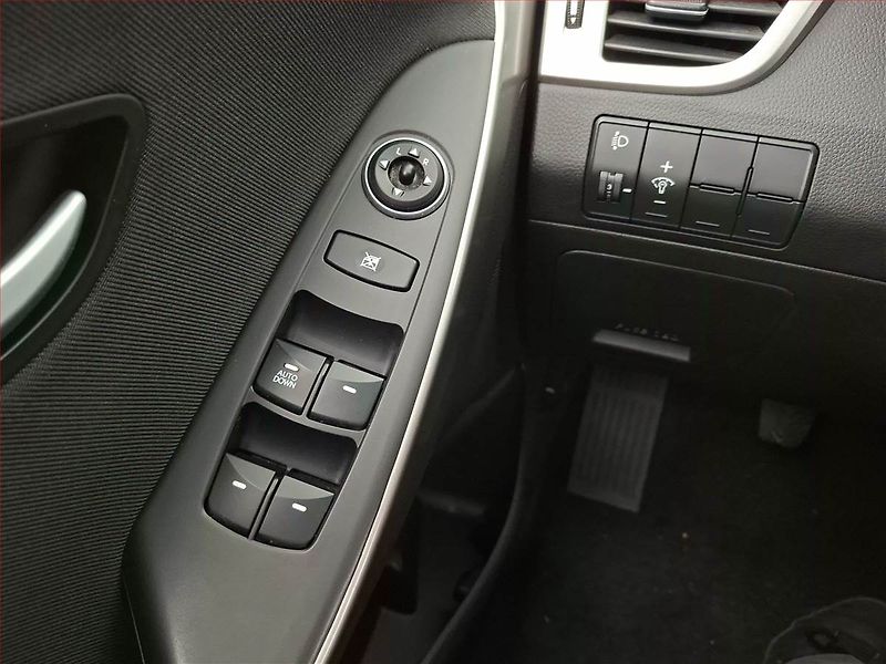 Hyundai i30 (2015) 1.6 MPI, Tempomat - fotka 17 z 17