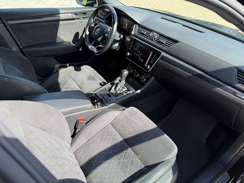 Škoda Superb Sportline  2,0TSI 140kW DSG - fotka 22 z 22