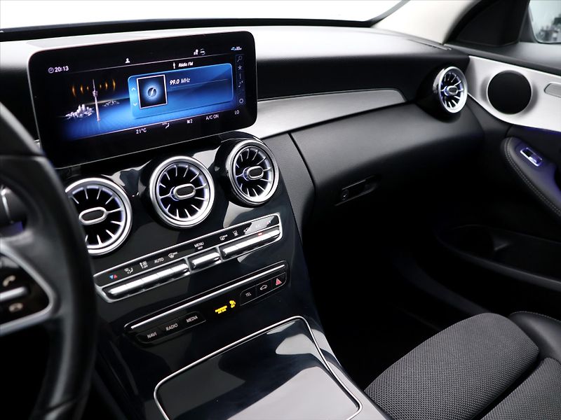 Mercedes-Benz Třídy C 2.0 220d 143kW Aut. LED - fotka 22 z 37