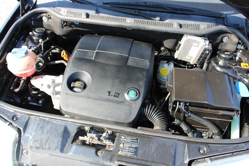 Škoda Fabia (2002) 1.2i KOUPENO ČR 1.MAJITEL - fotka 16 z 16