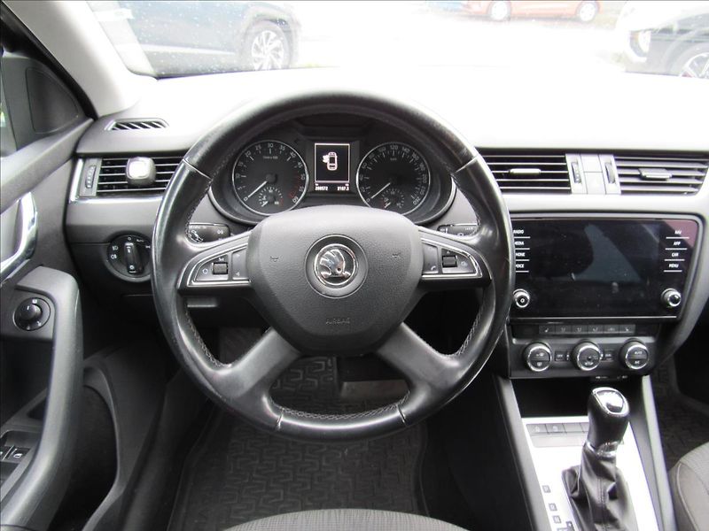Škoda Octavia 2,0 TDI 110kW DSG Combi - fotka 12 z 31