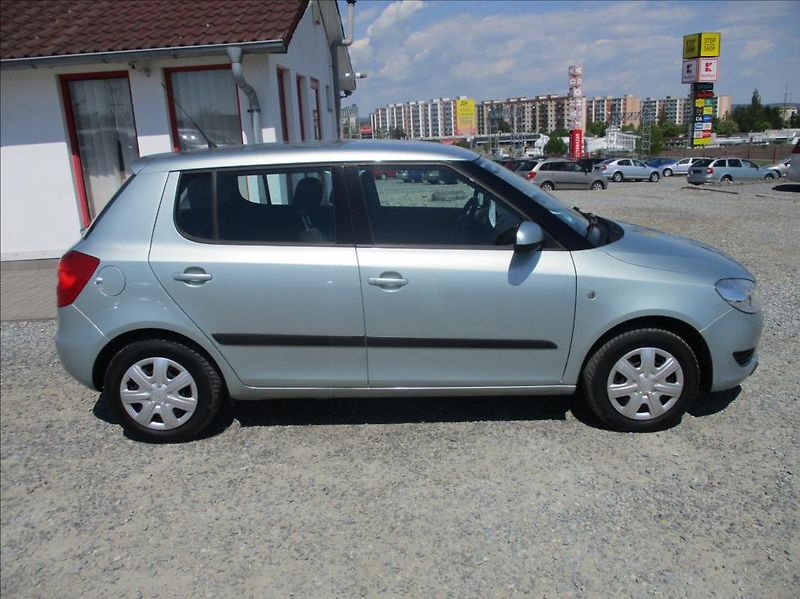 Škoda Fabia 1,2 TSI, klima, serv. kniha, - fotka 4 z 36