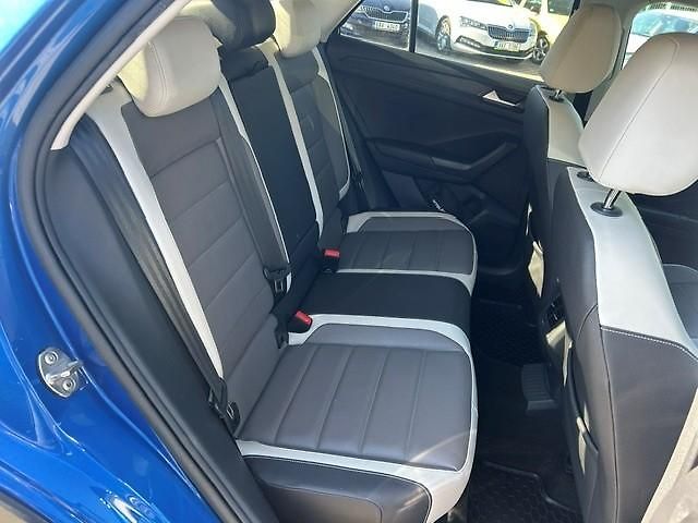 Volkswagen T-Roc 1,6TDi Bohatá výbava rezervace - fotka 37 z 59