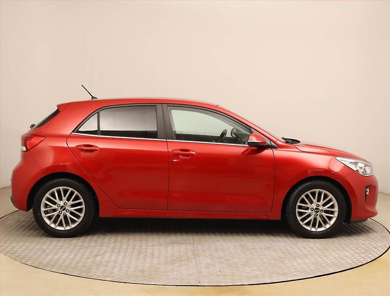 Kia Rio (2017) 1.0 T-GDI, Serv.kniha - fotka 6 z 18