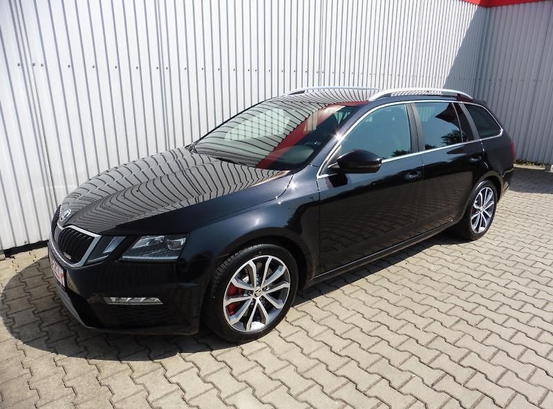 Škoda Octavia III RS Combi 2.0 TSi - fotka 1 z 16