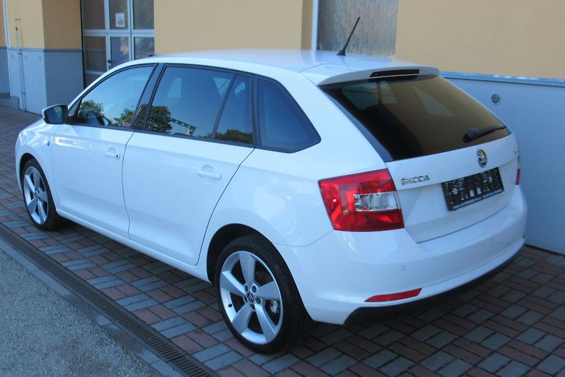 Škoda Rapid 1.2 TSi AUT. KLIMA TEMPOMAT - fotka 2 z 17