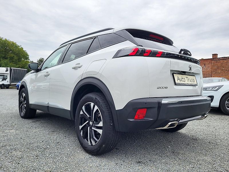 Peugeot 2008 ALLURE 1.2 PureTech 130k EAT8 - fotka 38 z 45