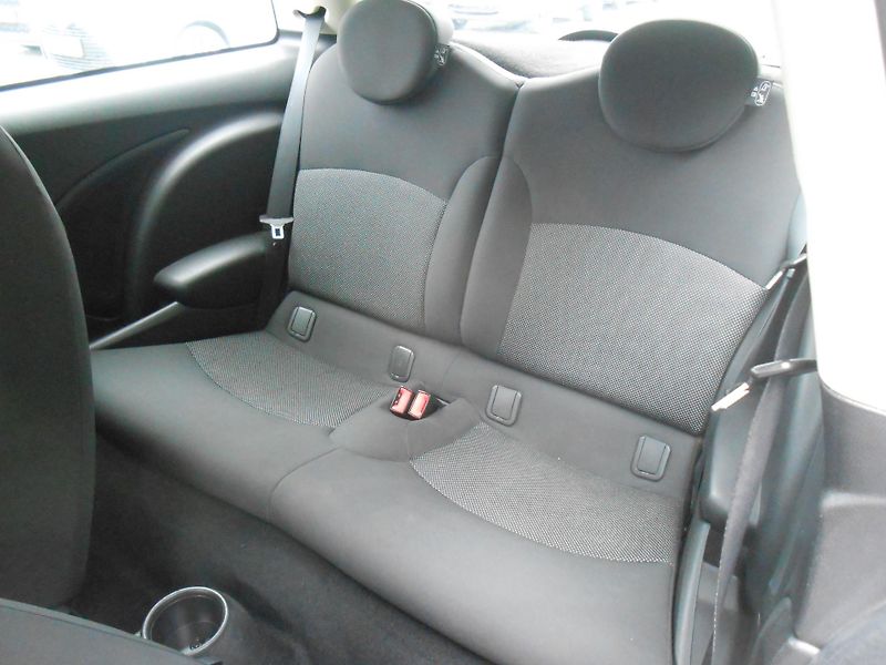 Mini One 1.6i. KLIMA,110TKm!!! - fotka 20 z 30