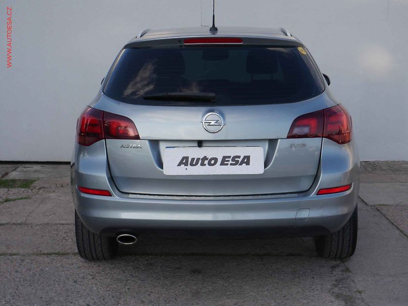 Opel Astra (2012) 1.4 Turbo, servis.kniha - fotka 5 z 18