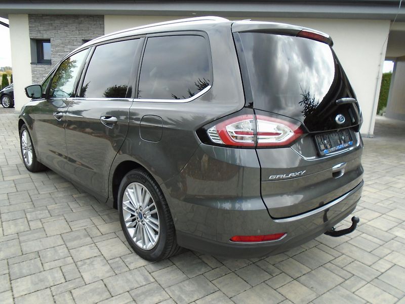 Ford Galaxy 2.5 Durarec FHEV Vignale 7míst - fotka 4 z 46