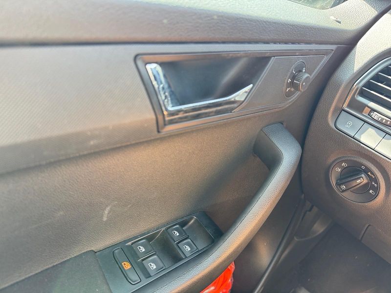 Škoda Fabia (2023) AMBITION 1.0TSI 70kW CZ DPH - fotka 11 z 11