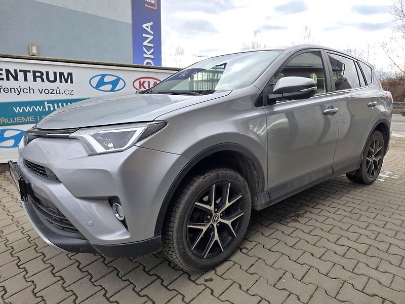 Toyota RAV4 2.0-1.MAJITEL-TAŽNÉ-KAMERA - fotka 5 z 12