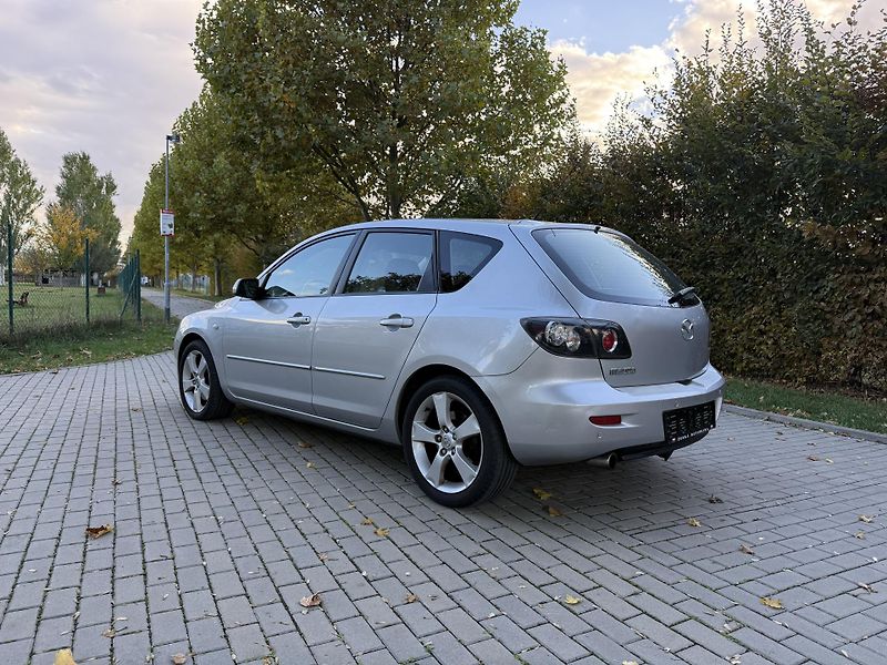 Mazda 3 2.0 Sport - fotka 7 z 32
