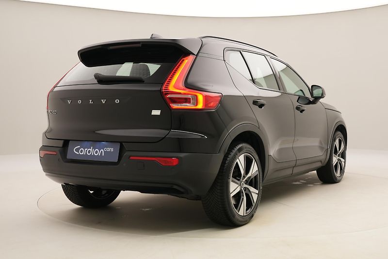 Volvo XC40 PURE ELECTRIC REZERVACE - fotka 12 z 52
