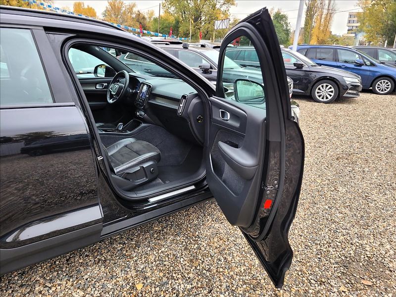 Volvo XC40 0,0 twin plus 300kw 78kWH 4x4 - fotka 10 z 49