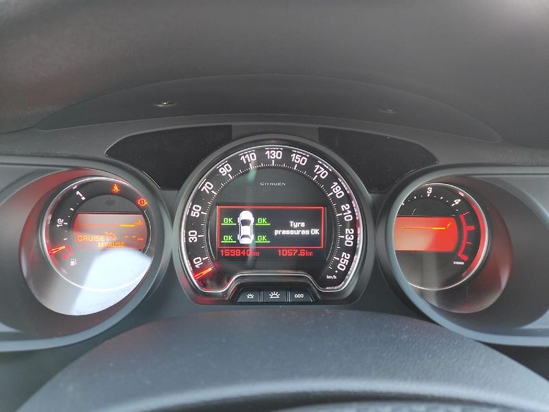Citroën C5 (2014) 2.0HDI 140k EXCLUSIVE MAN6 HYD - fotka 17 z 43
