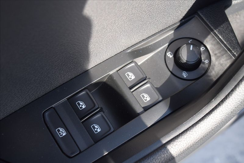 Škoda Superb 2,0 TDI 110KW NÍZKÉ KM DSG - fotka 34 z 50