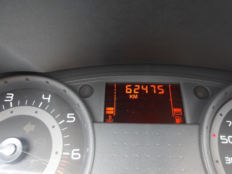 Renault Clio 1,2i ČR NAJ.62000 km !!! - fotka 25 z 31
