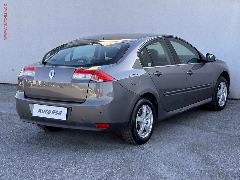 Renault Laguna (2010) 2.0 i, 1.maj,ČR, AC, tempo - fotka 6 z 13