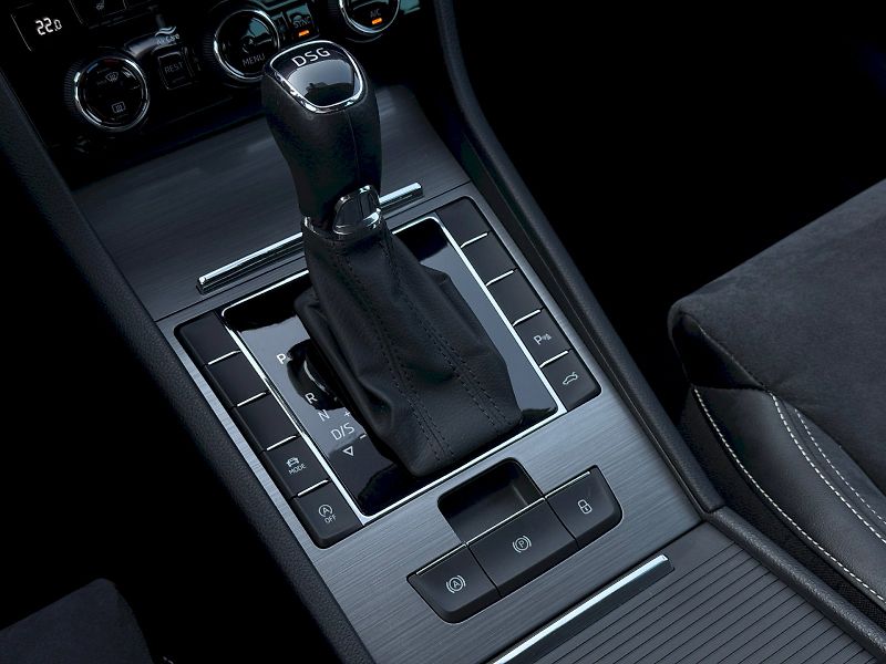 Škoda Superb (2021) Combi 2.0 TDI 110 kW DSG Style - fotka 11 z 25