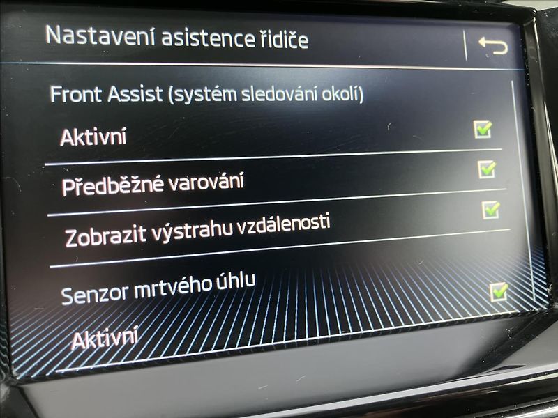 Škoda Fabia 1,0 Tažné,Navigace,Car Play - fotka 15 z 18