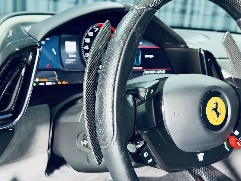 Ferrari Roma (2021) FULL CARBON MAX VÝB ZÁRUKA - fotka 18 z 33