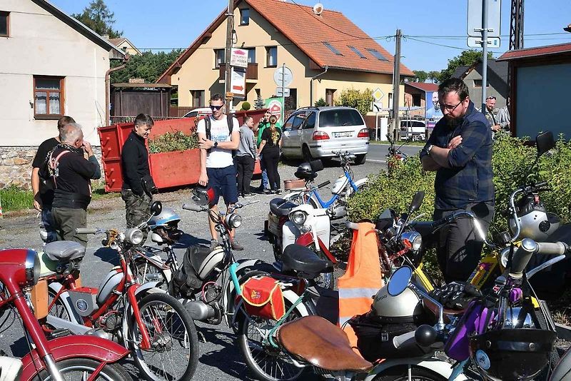 Kublovský sraz mopedů