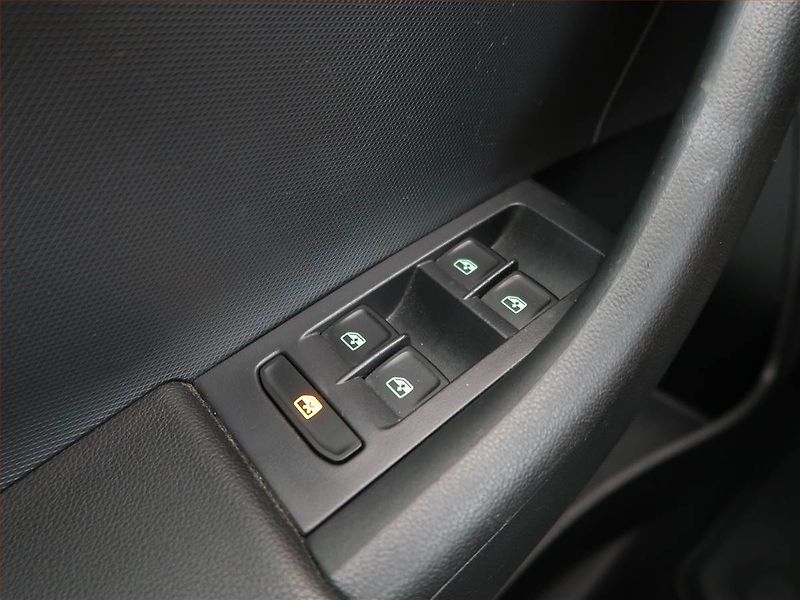 Škoda Rapid (2019) 1.0 TSI, Bi-Xenony, Tempomat - fotka 17 z 19