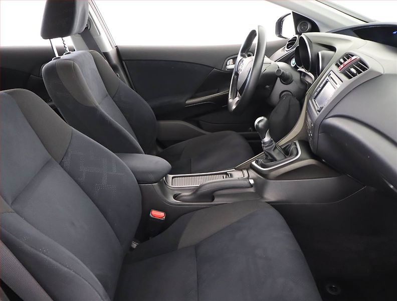 Honda Civic (2013) 1.8 i-VTEC, Serv.kniha, Navi - fotka 9 z 19