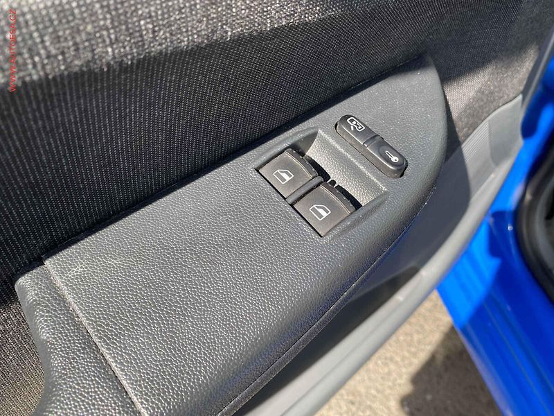 Škoda Fabia (2004) 1.2 i, 2.maj,ČR, servis.kniha - fotka 13 z 16