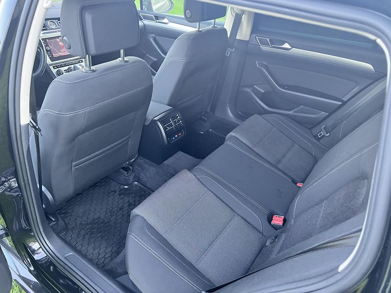 Volkswagen Passat 2.0TDI 110KW,NAVI,EL.TZ,APP - fotka 13 z 50