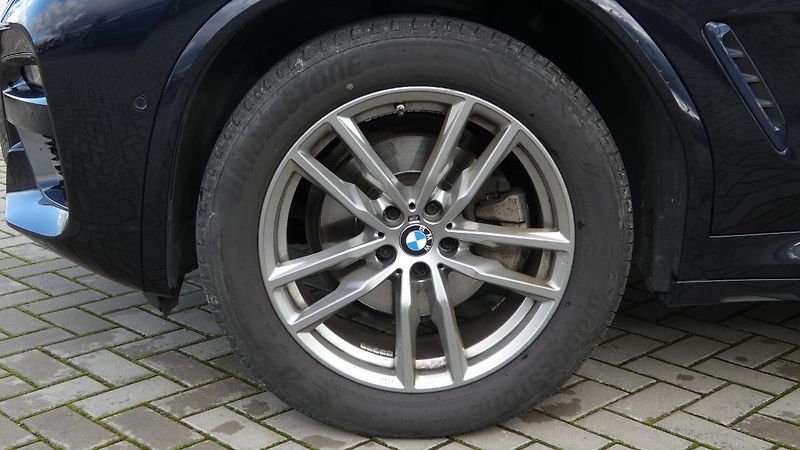 BMW X4 xDrive 20i M Sport - fotka 23 z 23