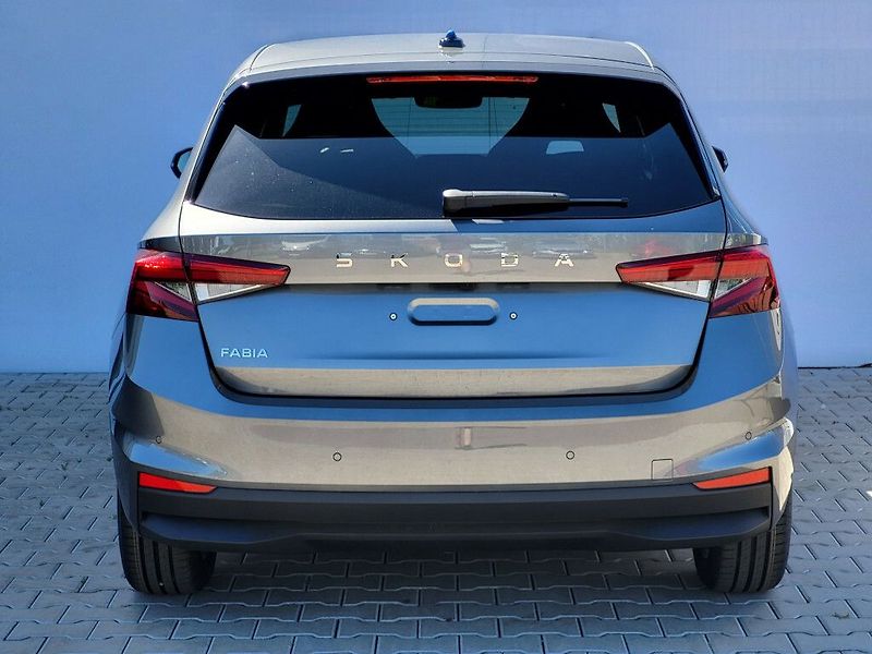Škoda Fabia Dynamic 1,0TSI 85kW - fotka 6 z 27