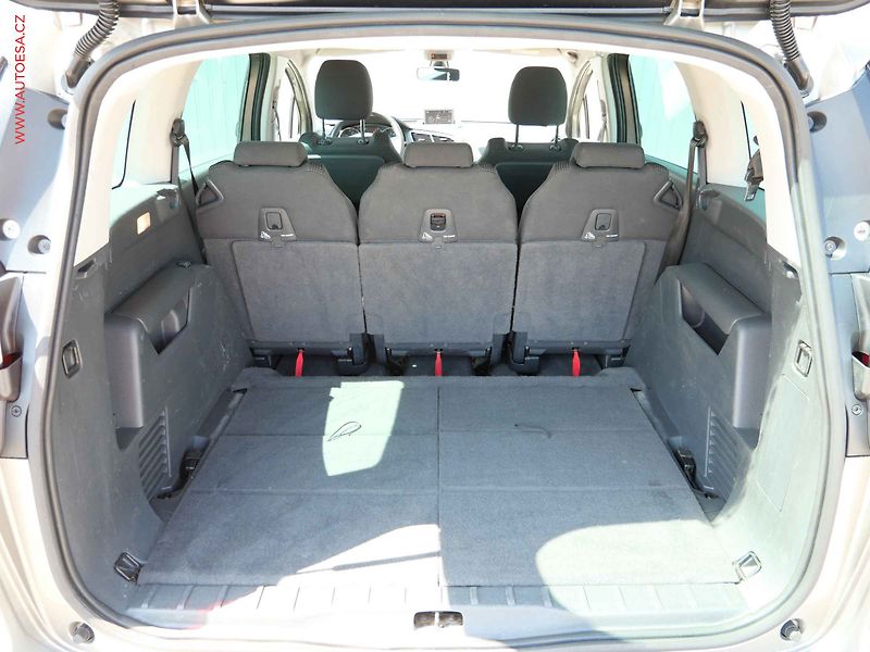 Peugeot 5008 (2015) 1.6 BlueHDi, ČR, Allure, navi - fotka 7 z 21