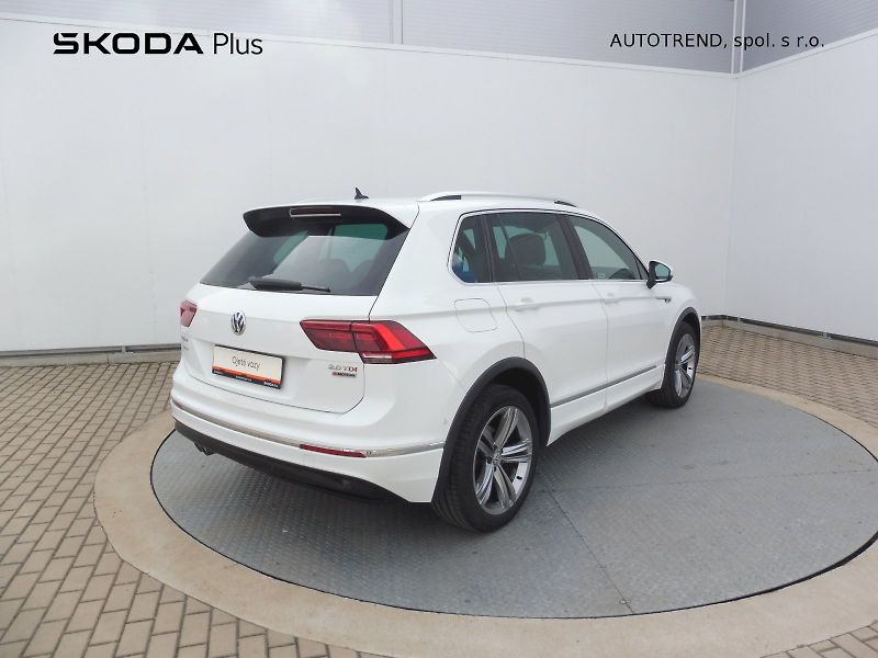 Volkswagen Tiguan (2018) Highline 2,0 TDI 140kW DSG 4MO - fotka 2 z 28