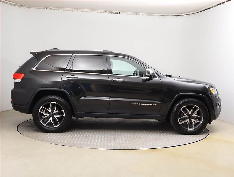 Jeep Grand Cherokee (2015) 3.6 V6, 4X4, Automat, Kůže - fotka 6 z 23