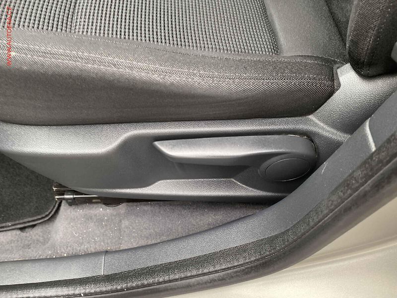 Peugeot 5008 (2011) 1.6 HDi, AC, temp - fotka 14 z 15
