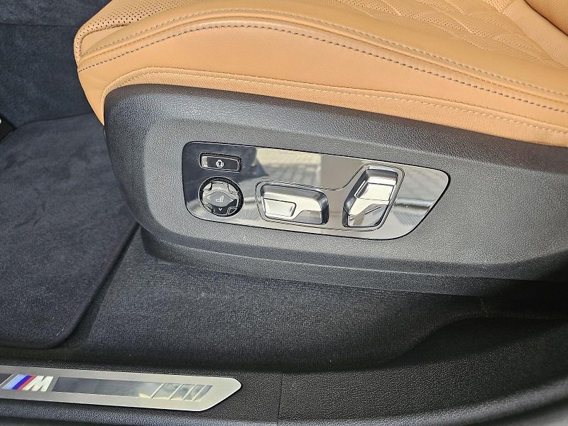 BMW X6 (2024) xDrive30d M Sport - fotka 11 z 27