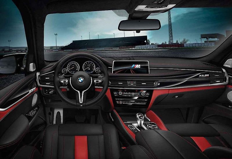 BMW X5 M a X6 M v edici Black Fire.