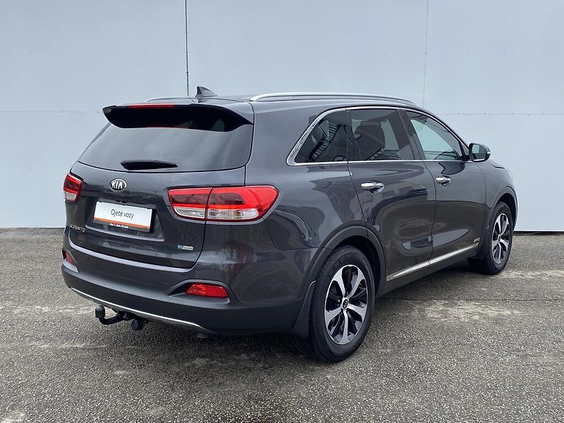 Kia Sorento 2.2 CRDi 147 kW 4WD Exclusive - fotka 2 z 26