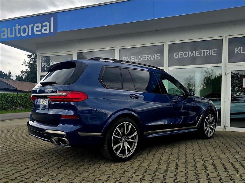 BMW X7 4,4 i 7MÍST TOP KOMPLET VÝBAVA - fotka 5 z 37